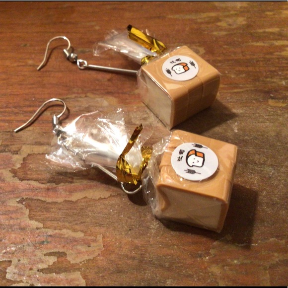 Bread earrings hanging silver novelty gift food - Picture 3 of 7